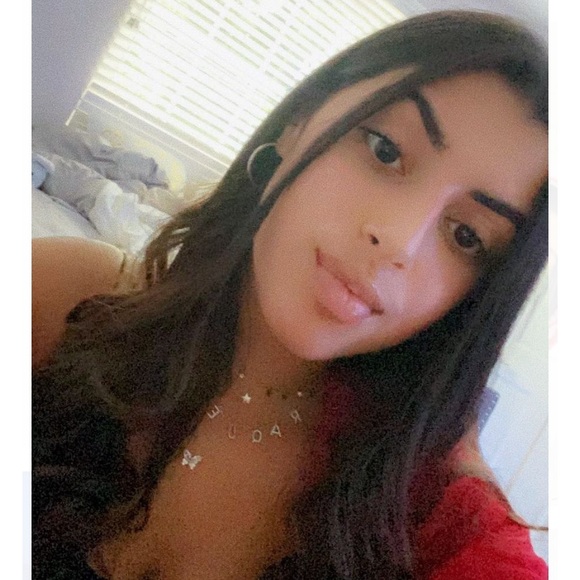 Meet your Posher, Raquelle - Picture 1 of 1